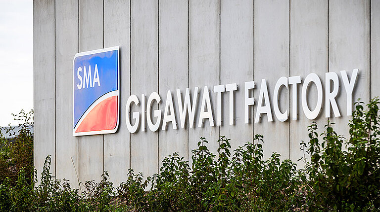 SMA Expands Global Manufacturing Capacity with Opening of New Gigawatt Factory